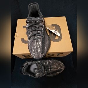 Adidas Big Kids Black Yeezy Boost 350 V2 Sneakers